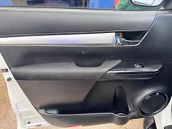 2016 Toyota Hilux SR5 GUN126R 4X4 Dual Range Crystal Pearl