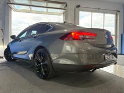 2020 Holden
Calais V