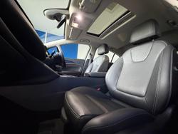 2020 Holden
Calais V