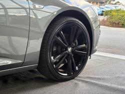 2020 Holden
Calais V
