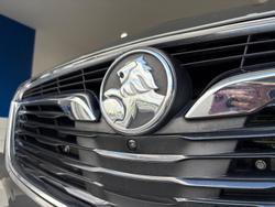 2020 Holden
Calais V