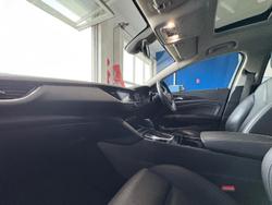 2020 Holden
Calais V