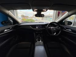 2020 Holden
Calais V