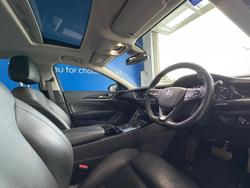 2020 Holden
Calais V