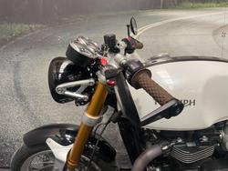 2019 Triumph THRUXTON R White