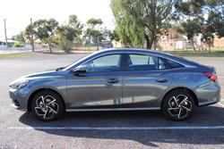 2025 MG
MG5 Essence
