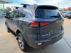 2024 Isuzu
MU-X LS-T