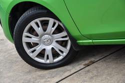 2012 Mazda
2 Neo