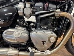 Triumph 2017 TRIUMPH 1200CC BOBBER