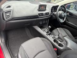 2014 Mazda
3 Maxx