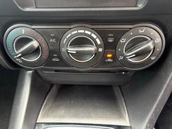 2014 Mazda
3 Maxx