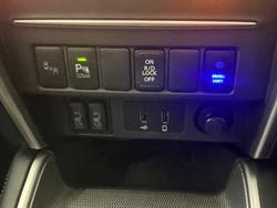 2022 Mitsubishi
Triton GSR