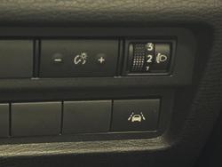 2022 Mitsubishi
Outlander ES
