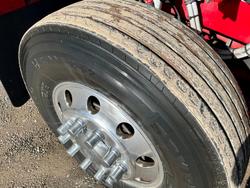 2011 Kenworth T409 Slp Fuel Kit Ice Pack Micro Wave Tv $79500Inc Gst KENWORTH T 409 WHITE