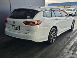 2018 Holden
                Commodore RS
