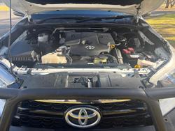 2018 Toyota
                Hilux SR