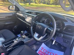 2018 Toyota
                Hilux SR