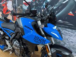 2023 Suzuki GSX-8S PEARL COSMIC BLUE