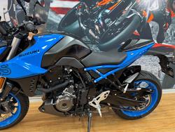 2023 Suzuki GSX-8S PEARL COSMIC BLUE
