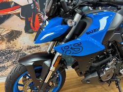 2023 Suzuki GSX-8S PEARL COSMIC BLUE