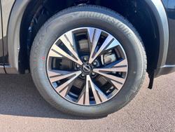 2025 Nissan
                X-TRAIL ST-L e-POWER