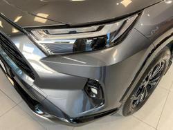 2022 Toyota
RAV4 XSE