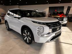 2025 Mitsubishi
Outlander Exceed