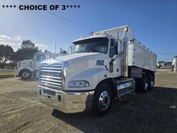 2016 Mack Granite White