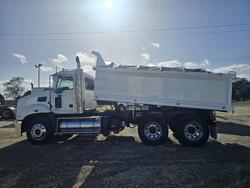 2016 Mack Granite White