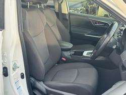 2022 Toyota
RAV4 GXL