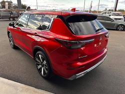 2025 Mitsubishi
Outlander Exceed