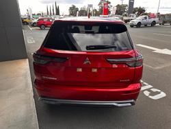 2025 Mitsubishi
Outlander Exceed