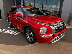 2025 Mitsubishi
Outlander Exceed