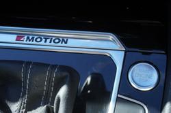 2016 Volkswagen
                Passat 206TSI R-Line