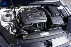 2016 Volkswagen
                Passat 206TSI R-Line