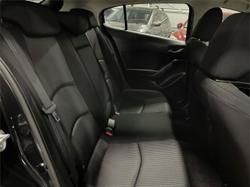 2015 Mazda
                3 Maxx