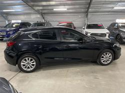 2015 Mazda
                3 Maxx