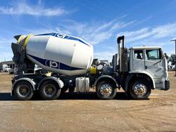 2014 Iveco Acco 2350 Cement Agi Truck
