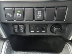 2021 Mitsubishi
Triton GSR