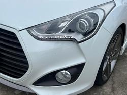 2012 Hyundai Veloster SR Turbo FS2 Crystal White