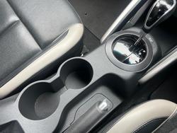 2012 Hyundai Veloster SR Turbo FS2 Crystal White