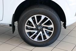 2017 Nissan Navara RX