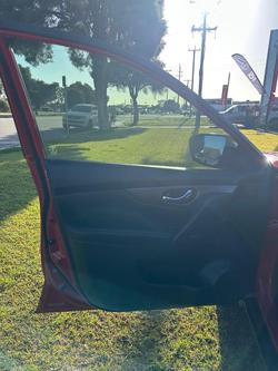 2014 Nissan
X-TRAIL TS