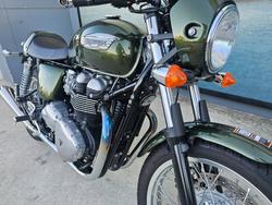 2015 Triumph THRUXTON 900 Green