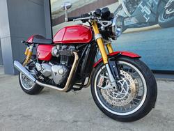 2017 Triumph THRUXTON R Red