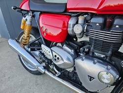2017 Triumph THRUXTON R Red
