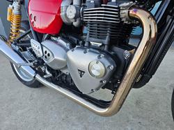 2017 Triumph THRUXTON R Red