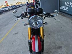 2017 Triumph THRUXTON R Red