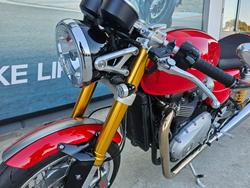 2017 Triumph THRUXTON R Red