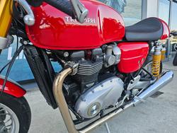2017 Triumph THRUXTON R Red